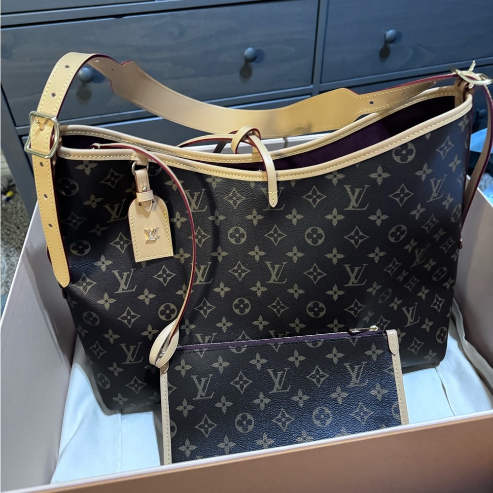 Authentic Louis Vuitton CarryAll MM